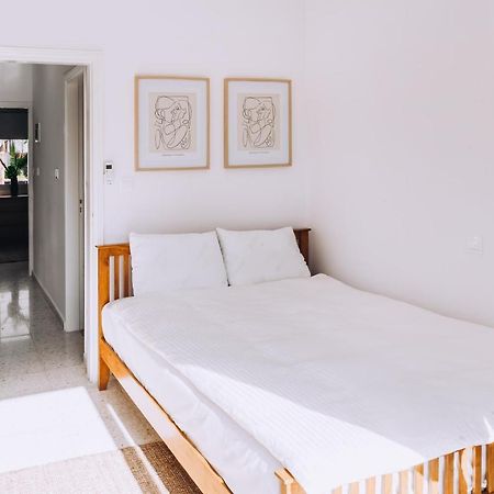 Minimal Townhouse Center Paphos Villa Exterior photo
